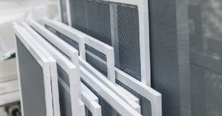 Москитные сетки на пластиковые окна Скопин купить по цене от 934 руб.